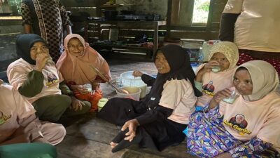 Di Kubu Raya, Mak Ganjar Kalbar Jalin Silaturahmi Seraya Belajar Buat Es Doger