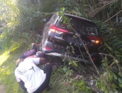Rush Silver Tanpa Nomor Polisi Mengalami Kecelakaan Tunggal, Diduga Mobil Dinas Pejabat Ketua KPU Maybrat