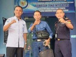 Nelayan Resah, NCW Kalimantan Minta PT. EUP Segera Tenggelamkan Pipa Terapung di Mempawah