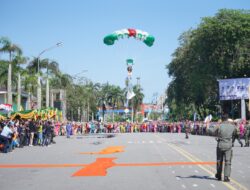 Atraksi Terjun Payung dan Dentuman Meriam Semarak Hari Jadi Pontianak