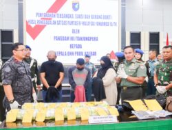 Lagi, TNI Gagalkan Penyelundupan 15,75 Kg Sabu, Barang Bukti dan 3 Tersangka Serahkan ke BNNP Kalbar
