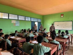 Lawan Bullying, Polisi Berikan Penyuluhan kepada Pelajar SMPN 8 Sekadau