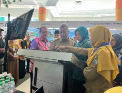 Pj Gubernur Puji Aplikasi Milik RSUD SSMA di Kalbar Hospital Expo