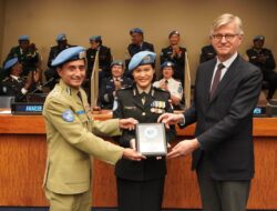 Briptu Renita Rismayanti Terima Penghargaan PBB