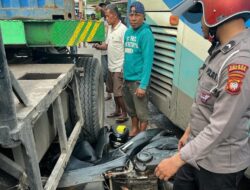 Rela Ganjal Bus Mogok dengan Motor Pribadinya Diatas Jembatan, Polisi Demi Selamatkan Nyawa Masyarakat