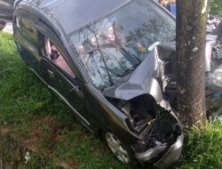 Ugal-ugalan Hingga Seruduk Mobil dari Belakang, Satu Orang Pengemudi Tewas