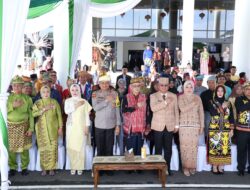 HUT Ke-67 Prov Kalbar, Kapolda Kalbar Beserta Ketua Bhayangkari Daerah Kalbar Menghadiri Upacara 
