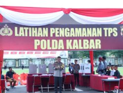 Polda Kalbar Gelar Simulasi Pengamanan TPS, Pastikan Personel Siap dalam Pemilu 2024