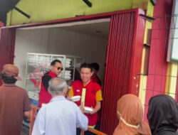 Jumat Berkah, Perkumpulan Damkar Vois Fire Fighter Adakan Aksi Berbagi Kasih Kepada Masyarakat