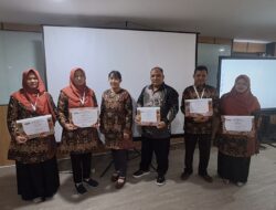 Berkilau di Dunia Administrasi Kesehatan: ITEKES Muhammadiyah Kalbar Sabet Prestasi Juara Nasional!