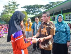 Bagi Tablet Tambah Darah dan Sarapan Bersama Aksi SMPN 15 Cegah Stunting