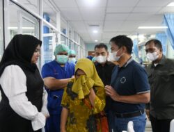 Gerak Cepat Atasi Keluhan Warga Kurang Mampu, Pj Gubernur Sumut Kunjungi Sakira Nayla Lubis yang Mengalami Cedera Tengkorak Kepala