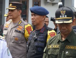 Cek Pemilu 2024, Kapolda Kalbar bersama Dansatbrimob Lakukan Pengecekan Pos Pengamanan TPS