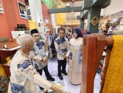 Anita Puji Kerajinan Karya Pengrajin Pontianak di Inacraft