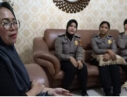 Warga Apresiasi Polwan Poldasu Peduli Dengan Membesuk Ketua KPPS