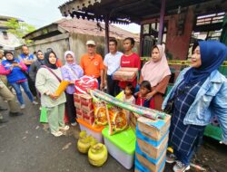 Pj Wako Ani Sofian Imbau Warga Waspadai Kebakaran dan Serahkan Bantuan kepada Korban di Gang Peniti I