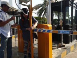Belum Ada Kejelasan Dugaan Caplok Tanah, Kuasa Hukum Gembok Palang Parkir Pintu Masuk Hotel Qubu Resort