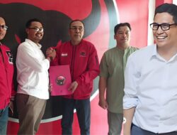 Didesak Masyarakat Maju Pilwako Pontianak, Harry Daya Adryanto Ambil Formulir Bacalon di PDI Perjuangan