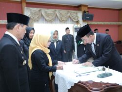 Ani Sofian Lantik Zulkarnain Jadi Pj Sekretaris Daerah Kota Pontianak