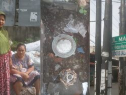 Emak – Emak Jalan Mantri Medan Maimun Kesal Air PDAM Tirtanadi Satu Minggu Lebih Mati Total