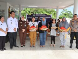 Kapolres Landak Hadiri Kegiatan Operasi Pasar Murah Menjelang Idul Adha Di Kajari Kabupaten Landak