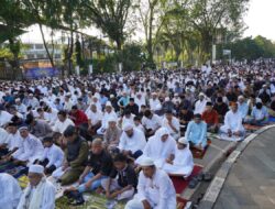 Salat Id Berjemaah bersama Warga, Ani Sofian Ajak Maknai Kisah Nabi Ibrahim