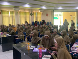 Edukasi Menarche di SD Muhammadiyah 2 Pontianak: Upaya Meningkatkan Kesehatan Reproduksi