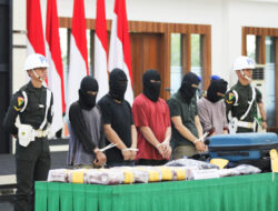 Pangdam XII/Tpr Serahkan Lima Tersangka dan Barang Bukti Sabu 21,2 Kilogram Kepada BNN RI