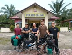 Beredar Vidio, Bule Asal Denmark Numpang Nginap di Polsek Galing Sambas