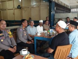 Kasat Binmas Polres Ketapang Ngopi Bareng Jamaah Subuh Keliling
