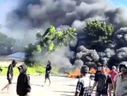 Memanas!!, Diduga Puluhan Preman Bayaran Serang Warga H.Anif dan 2 Unit Mobil Terbakar