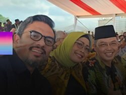 Di Bawah Tegang, Di Atas Riang