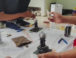 Pelatihan Membuat Miniatur Ikon Pontianak di UMKM Center