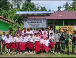 Mendukung Program Pemerintah Makan Gizi Gratis, Pos Teluk Arguni Bagikan Makanan Kepada Murid SDN Inpres Bofuwer