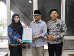 Penyerahan SKT kepada DPW Madas Nusantara Kalimantan Barat oleh Kesbangpol Provinsi Kalbar