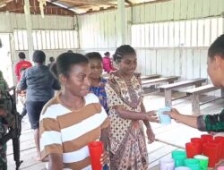 Peningkatan Gizi di Papua Barat, Pos Rawara Yonif 642/Kps Laksanakan Program Pemerintah