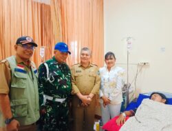 Sekda Kubu Raya Turun Langsung Mengunjungi Korban Pohon Tumbang