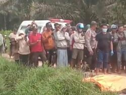 BREAKING NEWS: Geger Penemuan Mayat Pria Berpeci Putih di dalam Parit