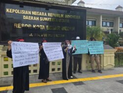 Dituduh melakukan penipuan dan penggelapan Emak-emak Klaim Jadi Korban Kriminalisasi
