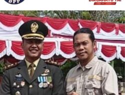 Ketua PWK Hadiri Undangan Upacara Bersama HUT TNI ke 80 di Lapangan Kodim 1203 Ketapang