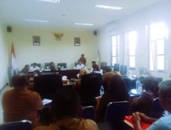 DPRD Buru, Gelar Rapat Bersama Sejumlah Instansi Terkait Di Ruang Komisi III