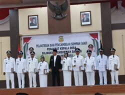Pelantikan Dan Pengambilan Sumpah Janji Kepala Desa Di Aula Kantor Bupati Buru