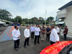 Negara Untuk Masyarakat: Menko Polkam Lagi-Lagi Mengirimkan Bantuan Tambahan 4 Ton Bantuan dan Satu Unit Mobil Water Treatment ke Aceh, Pastikan Air Bersih Tersedia Hari Ini