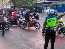 Pasca Lebaran Aktivitas Masyarakat Kembali Normal Personel Polsek Pontianak Utara Lakukan Monitoring Dan Pengaturan Lalulintas