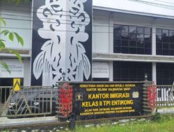Imigrasi Entikong Memperketat Pemeriksaan PMI ( Pekerja Migran Indonesia