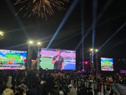 Dandim 1207/Pontianak Kolonel Inf robbi Firdaus, S.E., M.Si Hadiri Nonton Bareng Bola Gembira di Halaman Kantor Walikota Pontianak