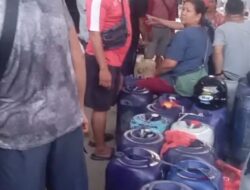 Antrean BBM hingga Malam, SPBU 64.79121 Bengkayang Disorot atas Dugaan Pengisian Jeriken Lebih Diprioritaskan