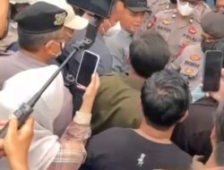 VIDEO GUBERNUR RIA NORSAN EMOSI SAAT DICEGAT MAHASISWA DI KUBU RAYA, DIALOG KARHUTLA MEMANAS