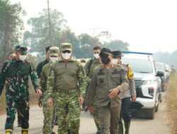 Tinjau Karhutla di Ketapang, Pangdam XII/Tpr Cek Kesiapan Sumur Bor dan Bantuan Air Bersih