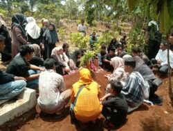 Tangisan Pecah Penuh Duka Saat Marsiti Korban Tragedi Km Virgo Transport tiba Di Rumah Korban